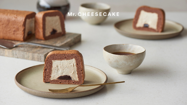 しっとり感とふんわり感を両立させたロールケーキに新フレーバーが1日限定で登場！コーヒーの香り漂うクリームにカカオソースを合わせた「square roll cake cafe mocha」