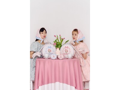 【Cath Kidston】テーマパーク好きインフルエンサー 中島姉妹とコラボレート。特別なアートのトランク風ポーチなど3月13日（金）発売！