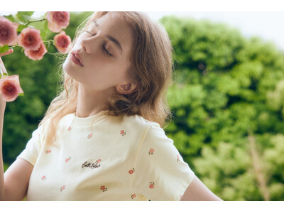 【Cath Kidston】新作Tシャツが7月10日（金）発売！「Button Rose」総柄プリントTシャツが初登場！