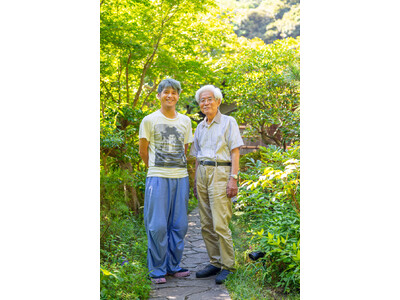 坂口恭平さん、自己流農法で生き物の声を聞く。