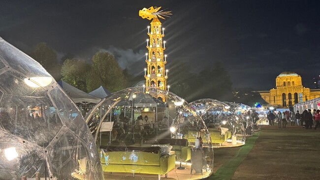 東京に“2基の巨大クリスマスピラミッド”同時出現神宮外苑と芝公園で楽しむWクリスマスマーケット