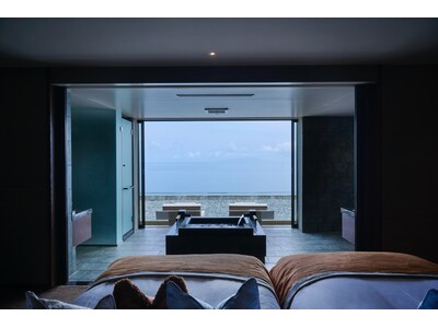 ＜ジュリーク＞と、全室オーシャンビューで月を眺望できる＜THE HIRAMATSU HOTELS & R...