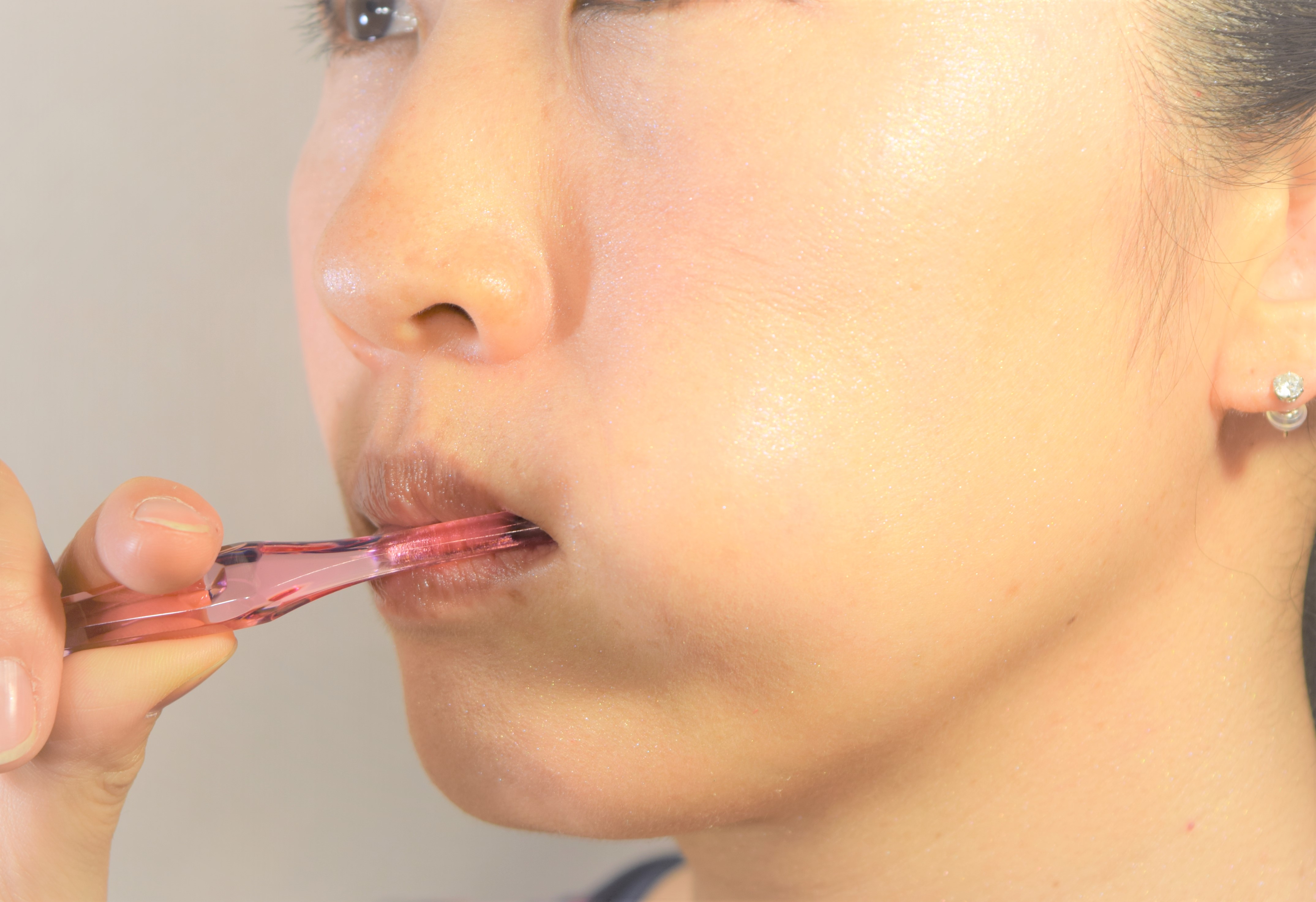 歯磨きしながらほうれい線ケアができる美容ツール「COBRUSH」がスゴイ！
