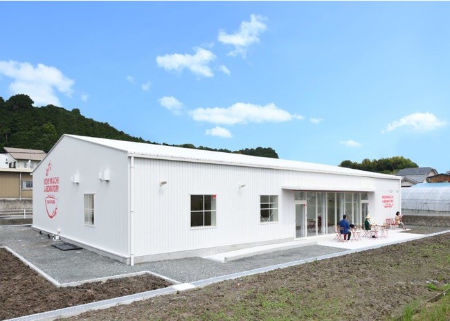 膜構造で食品加工　コミュニティ施設「森町ラボラトリー」を設計　施工