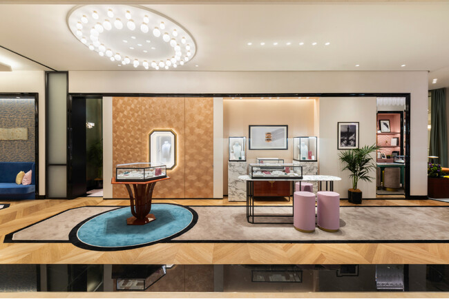 「ブシュロン 阪急うめだ店」リニューアルオープン