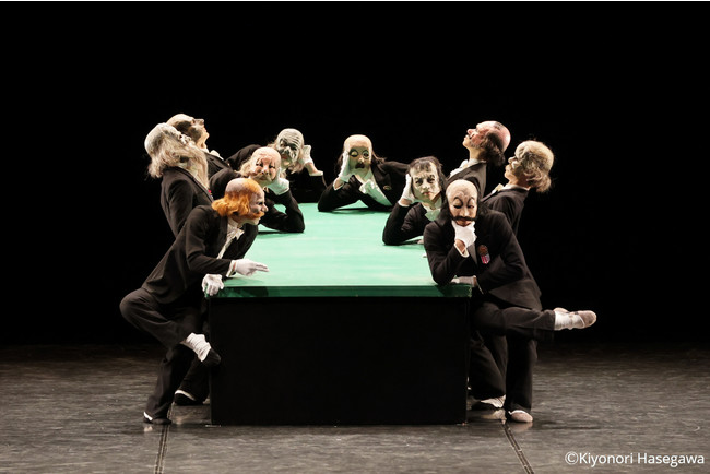 90N̗jIA푈Ɛ키oGu΂̃e[uvҖ]̍ĉI