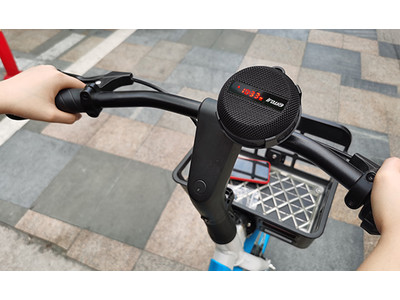 ハンドルに装着して自転車のパーツと一体化！スピート計測可能！耐衝撃・耐水設計のスマートスピーカー「Inwa」