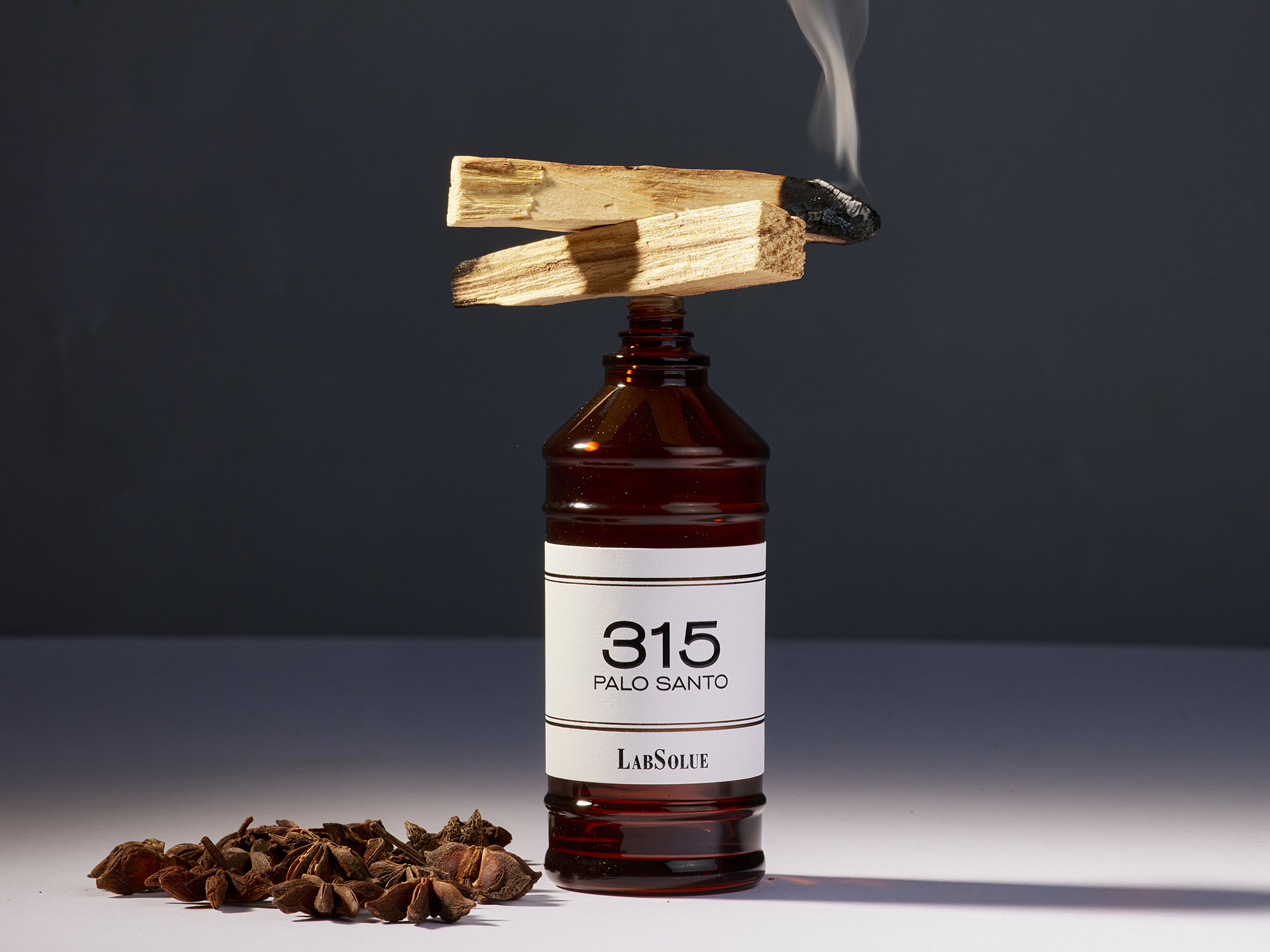 「LabSolue」から聖なる木をテーマにしたオーデパルファム「315 PALO SANTO」が登場 ！