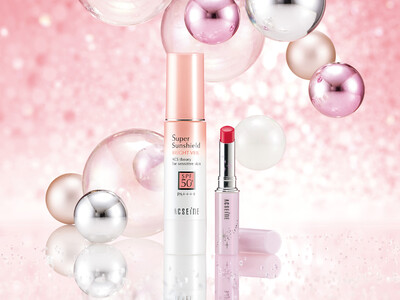 アクセーヌから、血色感あふれるクリスマスコフレが登場。秘密は“オレンジピンク”の色設計！人気のベースクリームがメインに。