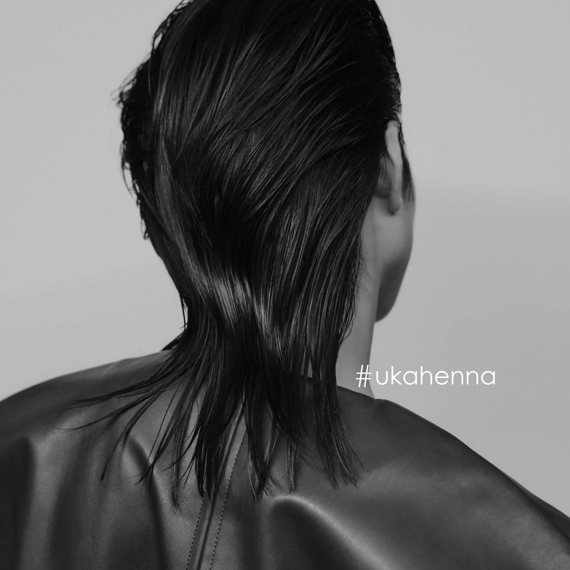 ケミカルからオーガニックへ。 ヘアカラーの概念、変わります。 11月1日(火)にuka ヘナシリーズが登場。サロンでの体験予約もスタートします。