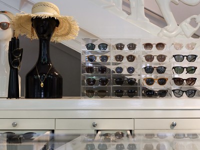 ランド オブ トゥモロー 丸の内店で、EYEVANとEYEVAN 7285のアイウェアやサングラスを取り揃えたポップアップショップを開催。