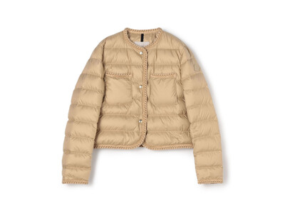 〈MONCLER（モンクレール）〉の最新アウターコレクションが、全国の〈TOMORROWLAND（トゥモローランド）〉4店舗に集結