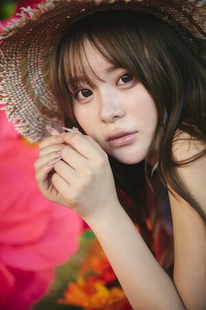 SNS総フォロワー数530万人越え！ Z世代のカリスマインフルエンサーさくらさんの写真集が11/5発売決定！