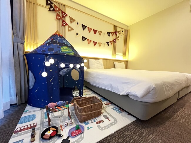 変なホテルプレミア　京都駅八条口前　客室でキャンプ体験「キッズキャンパールーム」発売