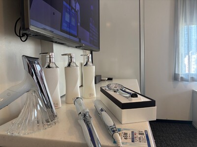 変なホテル東京 銀座　オープン8周年記念「ReFaルーム」発売