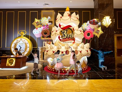 高さ約4ｍ『BIGなアニバーサリーケーキ』が出現？！「ザ パーク フロント ホテル アット ユニバーサル・スタジオ・ジャパン」総計33名様にプレゼントが当たる★SNSキャンペーンも！