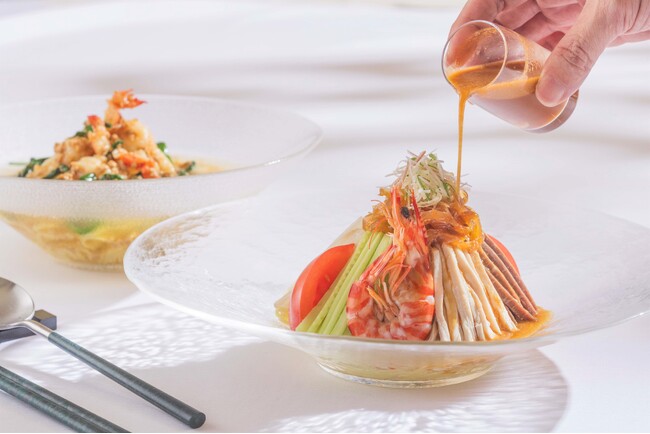 ホテルで味わう夏季限定の冷麺。ジャンルの異なる二つのレストランが贈る“ひんやり贅沢”