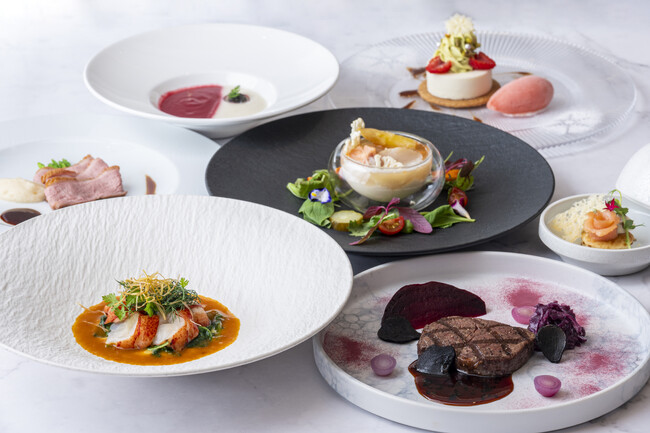 羽田空港で過ごす特別なクリスマス！限定ランチ＆ディナーコースを提供。2025年12月20日から25日まで、豪華な全7品のディナーと全4品のランチ