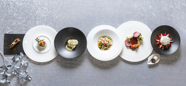 【二子玉川エクセルホテル東急】地上130メートルからの眺望とともに味わう「美食の饗宴」に彩られた2種のクリスマスコース。大切な方と聖夜のひとときを。