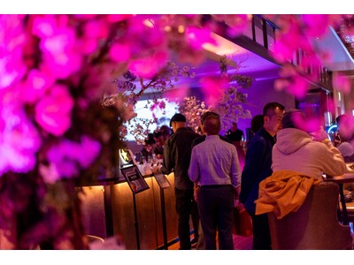 �a�J�̃z�e���ŁA�V����C�ɂ��Ȃ��V���Ȗ�̂��Ԍ��B���C�R�̔����Ɖ��y�E�A�[�g�E�_���X���������������̍��̃C�x���g�uSHIBUYA NEO SAKURA NIGHT 2026�v���J��!