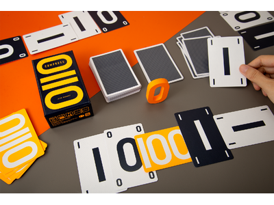 ボードゲーム『コンプレス』2026年5月発売。驚きの「カンニングペーパーをつくる」カードゲーム。