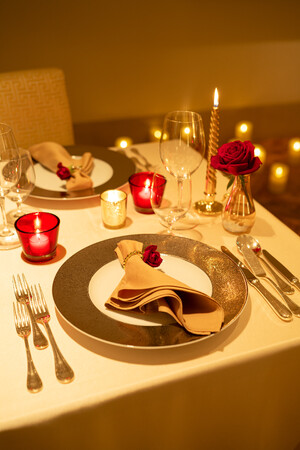 【ホテルオークラ福岡】一夜限りの『静寂と炎のバレンタインディナー』を2月14日に提供