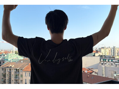 ヒュンメル×大塚達宣、「自分らしく」とメッセージを送るコラボTシャツ