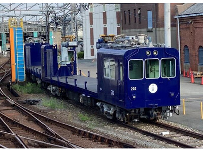 ～阪神電車の安全を38年間支え続けた電動貨車が引退～ 「電動貨車201号・202号引退記念見学会」を実施