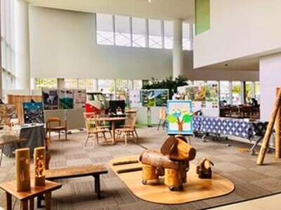 �y�����s���c�s�z�܂����̖؂Ɨ��R���p�t�H�[�������J�Â��܂�