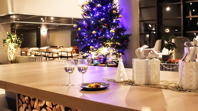 音と灯が彩る「Winter Stories」、サンタクロースと迎える心…