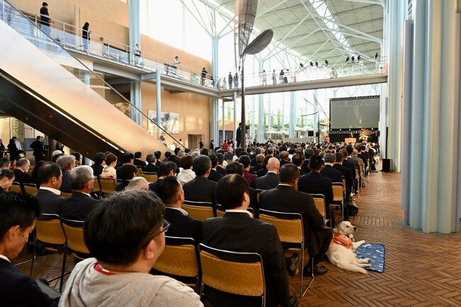 2050年に向けた新たな挑戦へ！京都府亀岡市で市制70周年記念式典を開催。式典のフィナーレには「くるり」の佐藤氏も参加した一日限りのスペシャルバンドが記念ソング初披露。