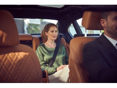 エミレーツ航空、運転手付き送迎サービスを成田国際空港および関西国際空港へ拡大