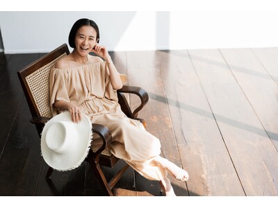 ＜スタイリスト佐藤佳菜子×ne Quittez pas/UPALA＞春と夏で描く今季コラボの第2章。肩の力を抜いて軽やかに楽しむ、洗練された大人のサマーウェア＆ジュエリーが登場。