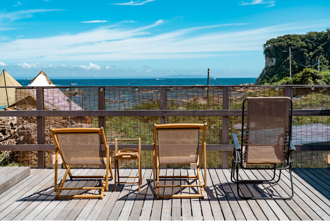 【土日も対象・全日20％OFF】“プライベートビーチを独占する”全棟サウナ＆温水ジャグジー付き海辺のグランピング「STOKED private villa 松輪」お得なキャンペーンを販売開始！