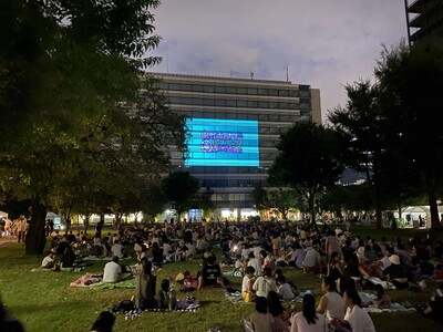 オフィスビル壁面が巨大アニメシアターに!産官学連携でナイトタイムエコノミー活性化イベント開催