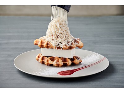 モンブランを目の前で絞って提供『ホワイトモンブラン クロッフル』が新登場