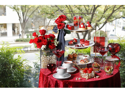真紅のいちごとローズが宝石のように美しく華やぐ『ストロベリー&ローズ アフタヌーンティー ～Rouge Coffret（ルージュ・コフレ）～』新登場