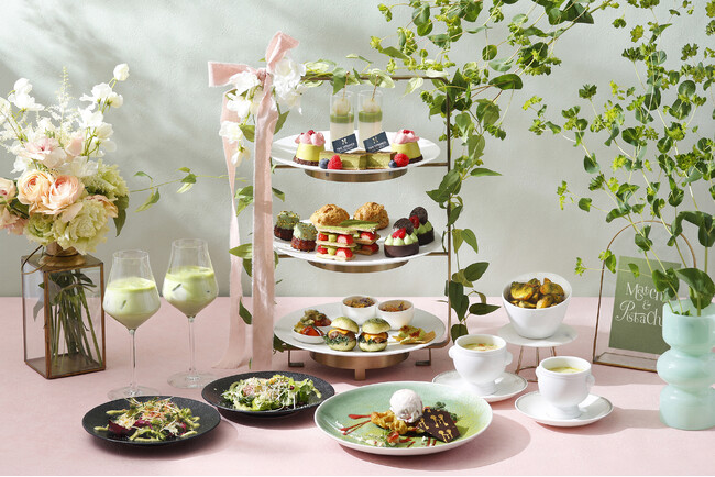 新緑が美しく輝く表参道で、抹茶とピスタチオのグリーンが奏でる『Matcha Pistachio Green Luxe Afternoon Tea』新登場