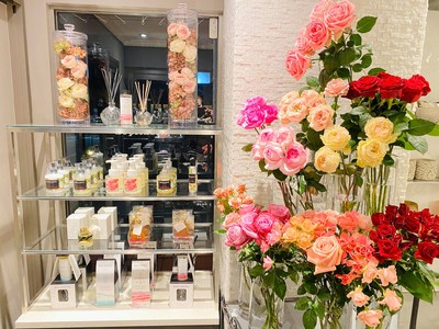 フラワーデザイナーMiwakoのホームタウンである世田谷に、国産バラ専門店とオーガニックローズのオリジナルブランドROSETIQUE初の旗艦店「ROSETIQUE by Miwako」をオープン！
