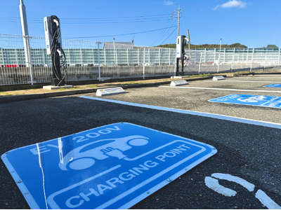 【コンフォートイン21ホテル】EV充電器を設置