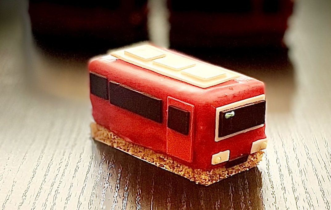 【ANAクラウンプラザホテルグランコート名古屋】鉄道の日ケーキ「スカーレット」の販売を開始