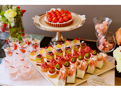 【ホテルプラザ神戸】ご好評につき延長決定！全コースのデザートが「イチゴデザートワゴン」に