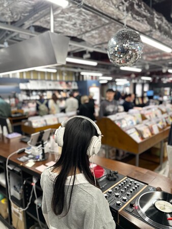 プレスリリース「Face Records 福岡新店オープンと「昭和100年」イベントが盛況、昭和レコードの再熱と“2025年問題”を考える」のイメージ画像