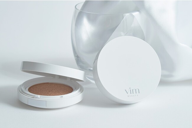 メイクアップYouTuber“マリリン”プロデュースコスメブランド『vim BEAUTY』クッションファンデーション「effect like finish cushion foundation」発売