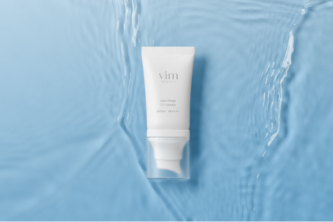 ＜vim BEAUTY＞うるおい満ちる水艶UV下地 「aqua charge UV essence」新登場