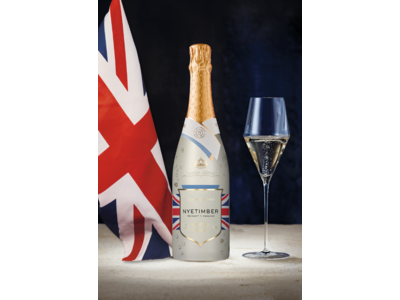 英国最高峰スパークリングワイン〈ナイティンバー〉日本初、英国女王のプラチナ・ジュビリー特別限定ボトル2022年6月1日（水）より限定発売