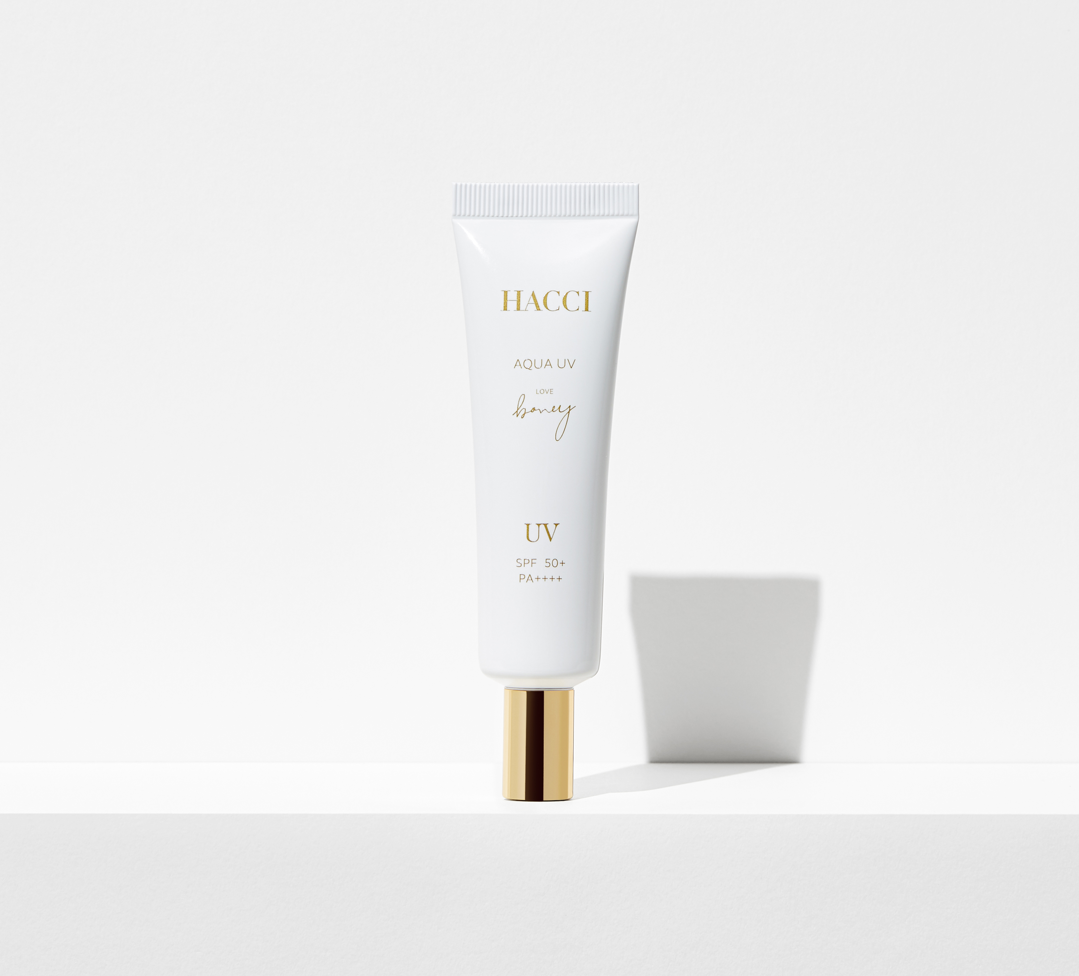 HACCIより進化した快適スキンケアUV「HACCI アクアUV Rn」が登場。乾燥ダメージに負けない澄み肌に。