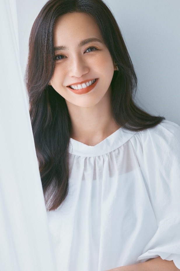 マルチタレントの優木まおみさんが「newme」の公式アンバサダーに就任