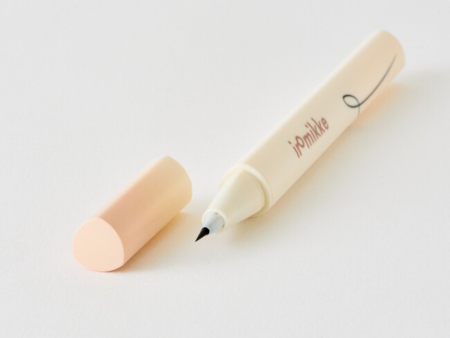 「自在に描ける×とろける 新体験コスメ」iromikke、冬の新作コレクションを初披露。