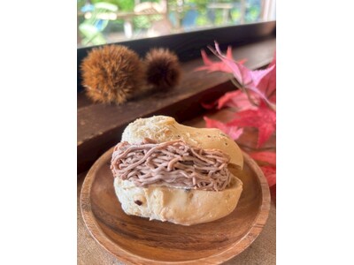 もっちもち食感が大人気!「豆乳もちもちぱん」に秋の季節限定味「パンプキンプリン」「りんごとアールグレイ」...